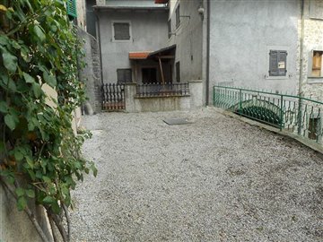 v5087-tuscan-village-house-for-sale-with-balc