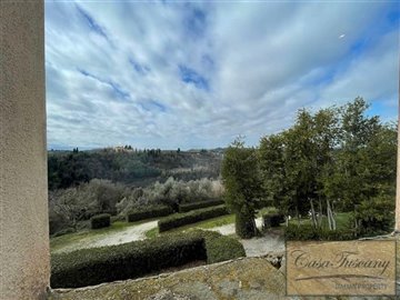 tuscany-apartment-in-complex-for-sale-with-po