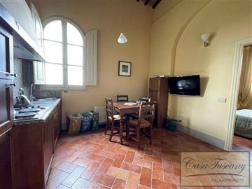 tuscany-apartment-in-complex-for-sale-with-po