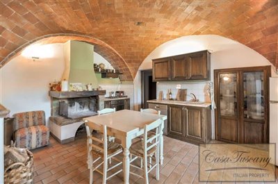 casale-with-pool-and-vaults-for-sale-near-sin