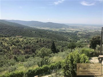 house-near-cortona-for-sale-with-amazing-view
