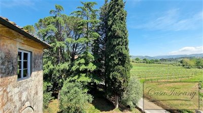 historic-villa-for-sale-near-lucca-tuscany-30