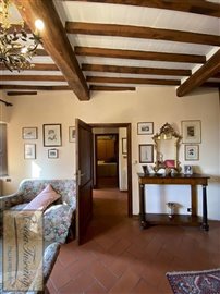 house-for-sale-in-cortona-tuscany-17-1200-e16
