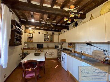house-for-sale-in-cortona-tuscany-25-1200