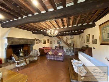 house-for-sale-in-cortona-tuscany-23-1200