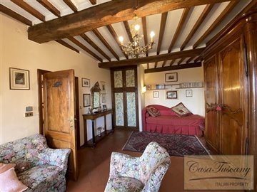 house-for-sale-in-cortona-tuscany-18-1200