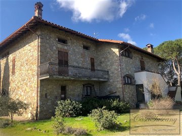 house-for-sale-near-the-lakes-in-umbria-25-12