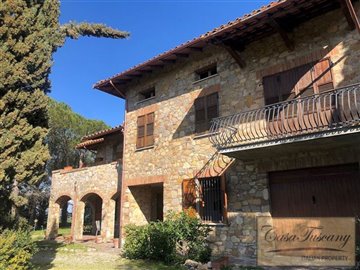 house-for-sale-near-the-lakes-in-umbria-24-12