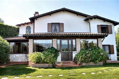 gallicano-lucca-luxury-villa-panoramic-views-