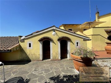 agriturismo-for-sale-in-tuscany-45-1200
