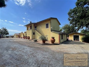agriturismo-for-sale-in-tuscany-16-1200