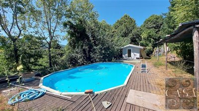 large-house-with-pool-for-sale-near-molazzana