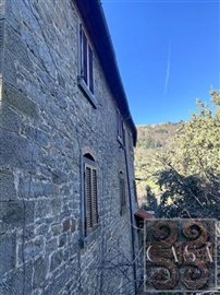 stone-house-for-sale-near-cortona-tuscany-24