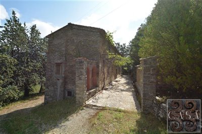 stone-house-for-sale-near-cortona-tuscany-33