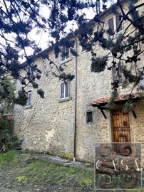 stone-house-for-sale-near-cortona-tuscany-25