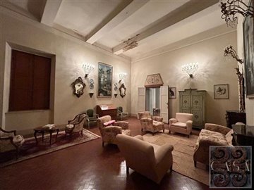 frescoed-villa-for-sale-near-lorenzana-crespi