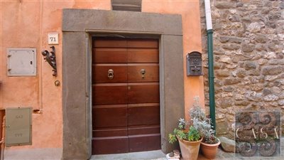 village-house-for-sale-in-tuscany-26