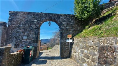 village-house-for-sale-in-tuscany-28