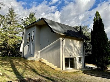newly-restored-house-near-peccioli-tuscany-39