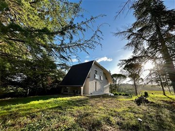 newly-restored-house-near-peccioli-tuscany-33