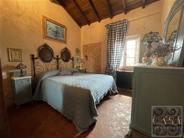 a-beautiful-restored-tuscan-house-for-sale-ne