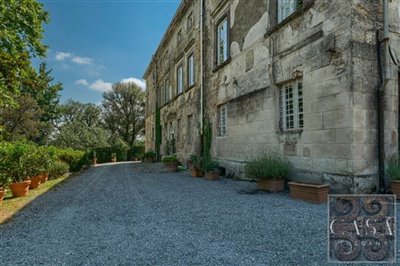 manor-house-for-sale-near-lucca-tuscany-5