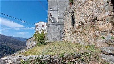 ruin-for-sale-in-e-tuscan-village-11-1200