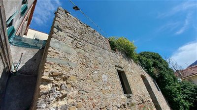 ruin-for-sale-in-e-tuscan-village-18-1200