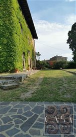 stone-villa-for-sale-near-cortona-tuscany-27