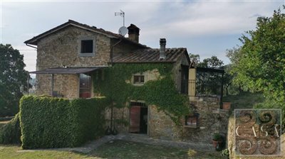 stone-villa-for-sale-near-cortona-tuscany-13