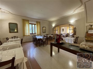 villa-for-sale-near-pisa-tuscany-15
