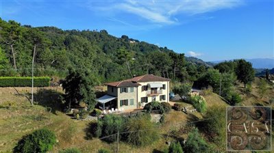 country-house-for-sale-near-barga-lucca-tusca