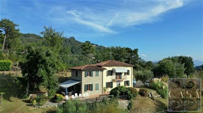 country-house-for-sale-near-barga-lucca-tusca