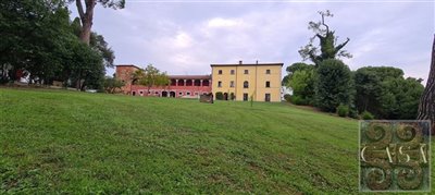 incredible-period-villa-for-sale-near-arezzo-