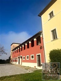 incredible-period-villa-for-sale-near-arezzo-