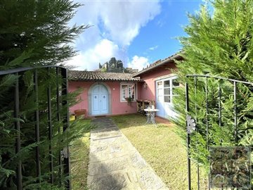 house-with-pool-for-sale-near-barga-tuscany-3