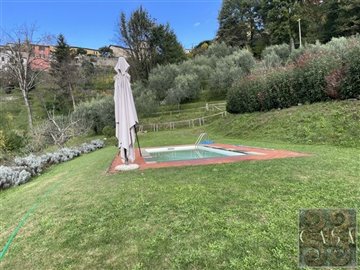 house-with-pool-for-sale-near-barga-tuscany-8