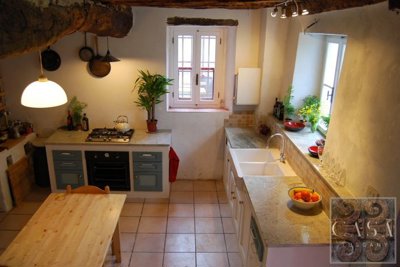 charming-hamlet-house-for-sale-in-tuscany-3