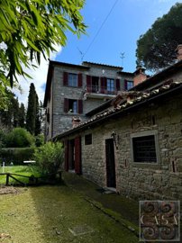 ancient-villa-for-sale-near-cortona-tuscany-6