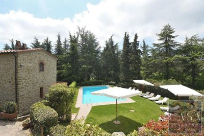 complex-for-sale-near-gaiole-in-chianti-tusca