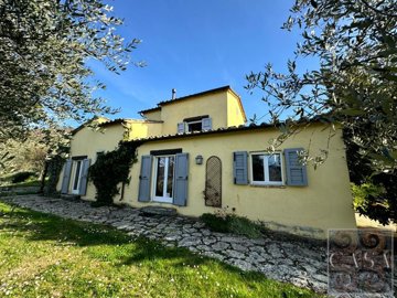 house-for-sale-near-cortona-tuscany-37