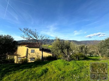 house-for-sale-near-cortona-tuscany-51