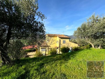 house-for-sale-near-cortona-tuscany-53