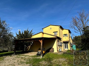 house-for-sale-near-cortona-tuscany-42