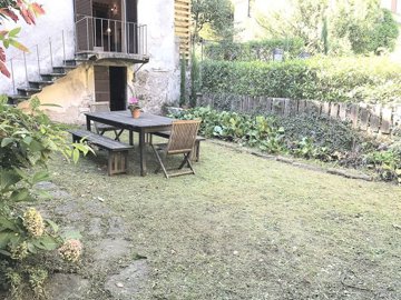 townhouse-with-garden-for-sale-in-bagni-di-lu