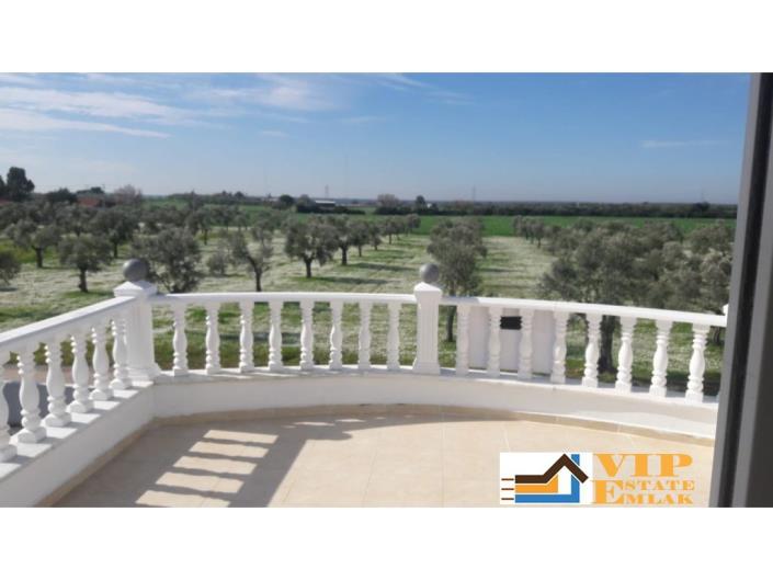 Image No.1-4 Bed Villa / Detached for sale