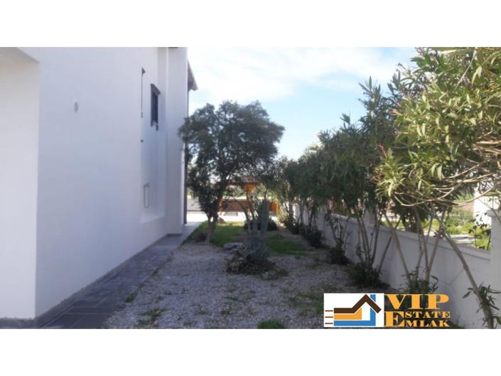 Image No.26-4 Bed Villa / Detached for sale