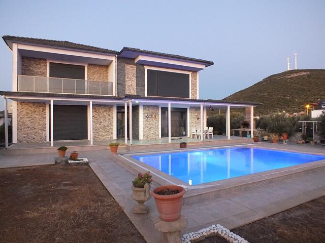 Image No.3-4 Bed Villa / Detached for sale