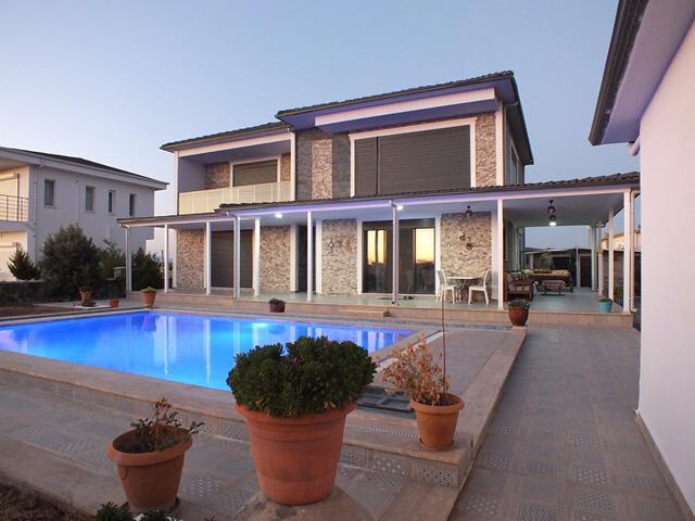 Image No.25-4 Bed Villa / Detached for sale