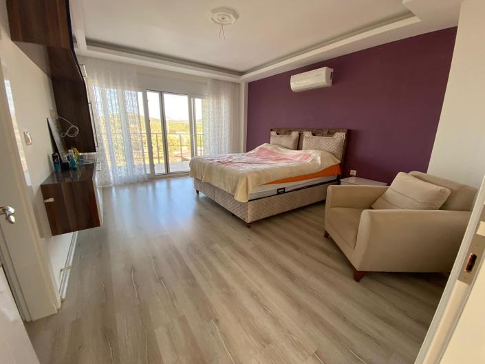 Image No.28-4 Bed Villa / Detached for sale